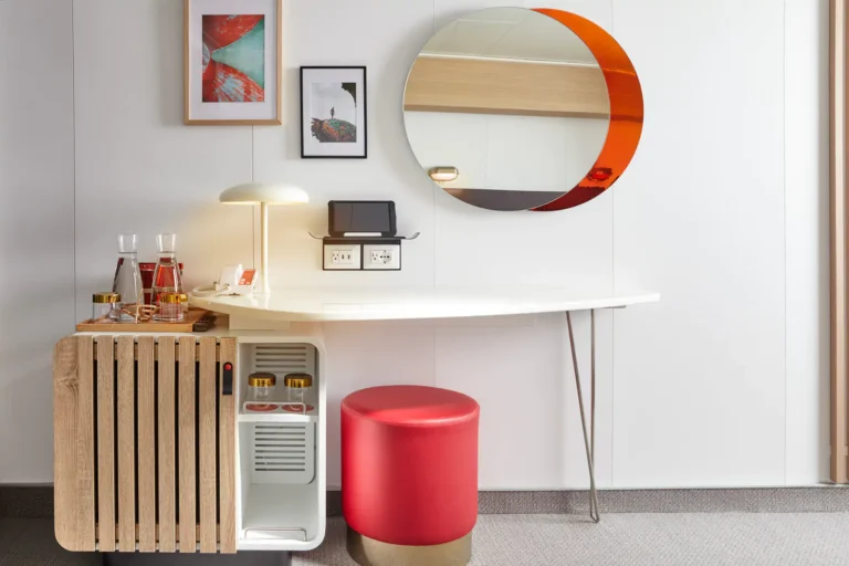 IMG-SCL-2021-CAB-sea-terrace-interior-desk-day-UNCROPPED
